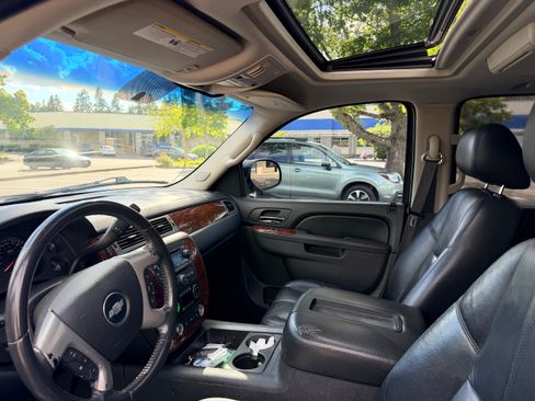 Used 2011 Chevrolet Tahoe LT AWD/4WD image 5