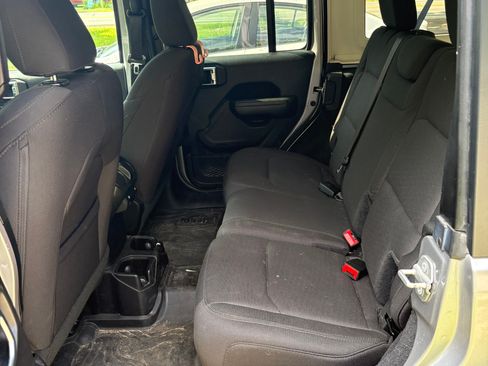 Used 2019 Jeep Wrangler Unlimited Sport S AWD/4WD image 11