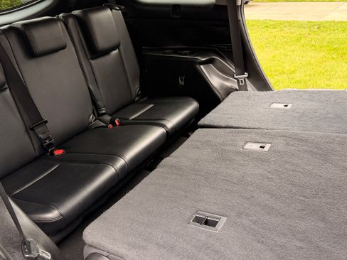 Used 2017 Toyota Highlander XLE image 8