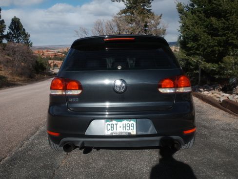 Used 2011 Volkswagen Golf 2-Door image 8