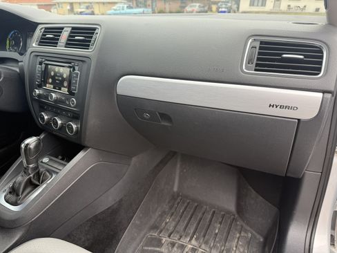 Used 2013 Volkswagen Jetta SEL Premium image 29