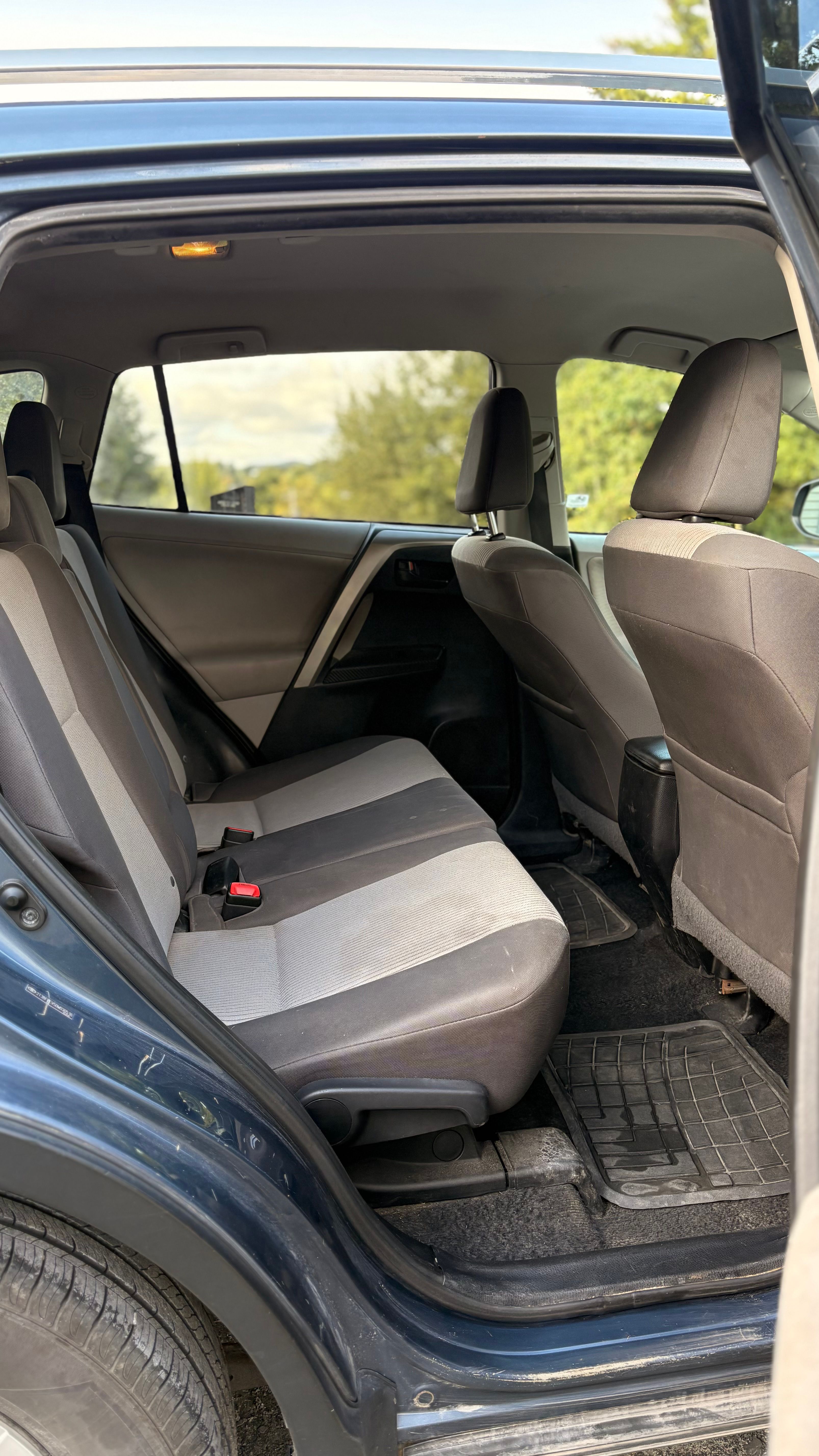 Used 2013 Toyota RAV4 LE AWD/4WD image 17