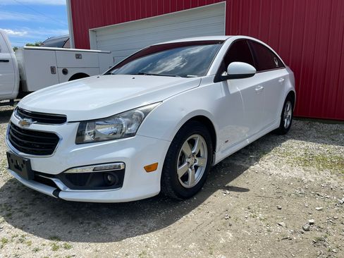 Used 2015 Chevrolet Cruze LT w/ RS Package image 8