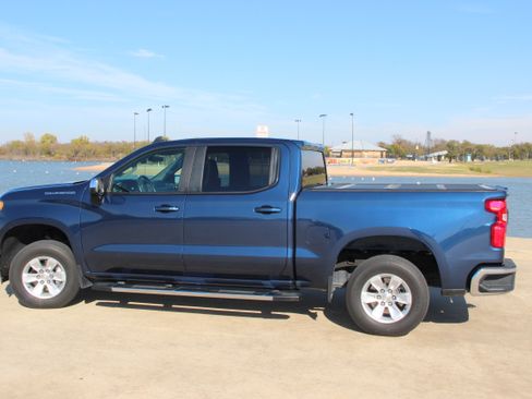 Used 2022 Chevrolet Silverado 1500 LT w/ Safety Package image 4