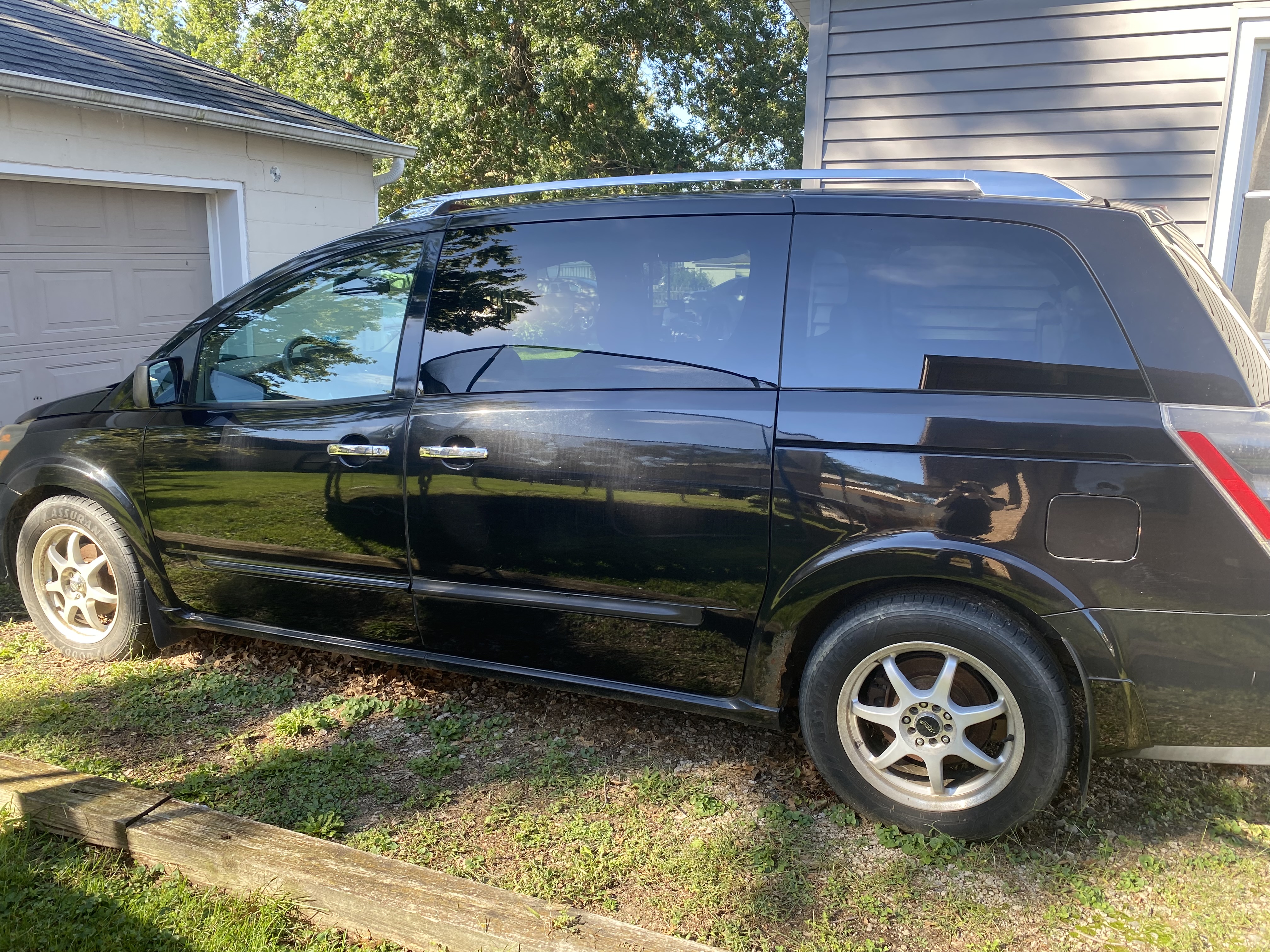 Used 2007 Nissan Quest SE w/ Navigation & Pax Pkg FWD image 1