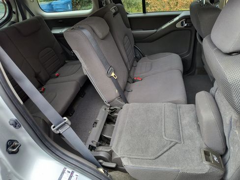 Used 2012 Nissan Pathfinder S image 10