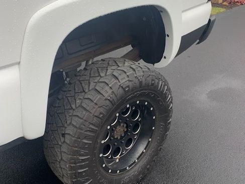 Used 2007 Chevrolet Silverado 2500 LT w/ Heavy-Duty Power Package image 8