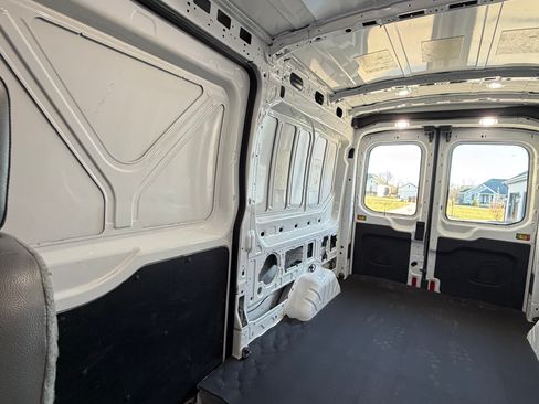 Used 2018 Ford Transit 150 148 Medium Roof image 28