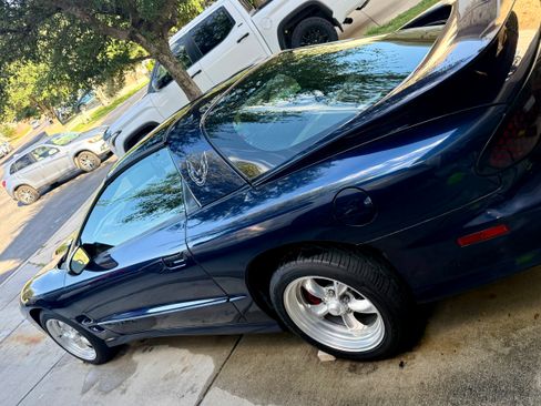 Used 2000 Pontiac Firebird Formula w/ Security Pkg RWD image 5