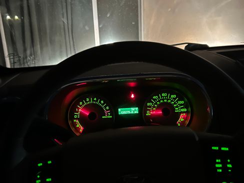 Used 2010 Ford Explorer Sport Trac XLT image 6