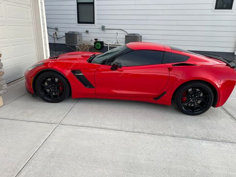 Used 2016 Chevrolet Corvette Z06 w/ 2LZ Preferred Equipment Group RWD image 2