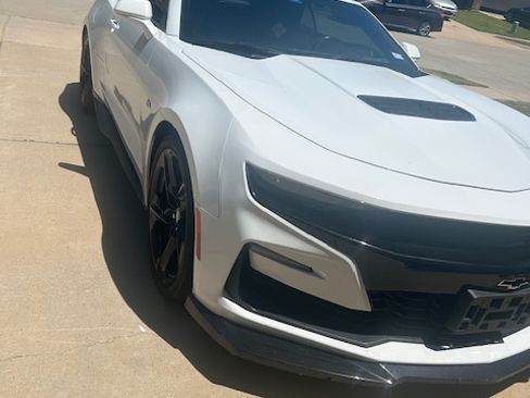 Used 2019 Chevrolet Camaro SS image 2
