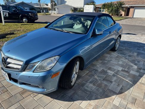 Used 2011 Mercedes-Benz E 350 Cabriolet image 2
