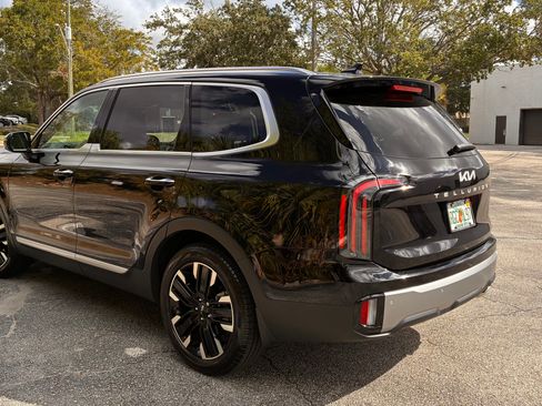 Used 2025 Kia Telluride SX FWD image 2