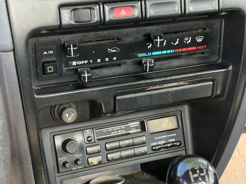 Used 1994 Nissan Pickup XE image 1