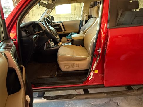 Used 2014 Toyota 4Runner SR5 image 5