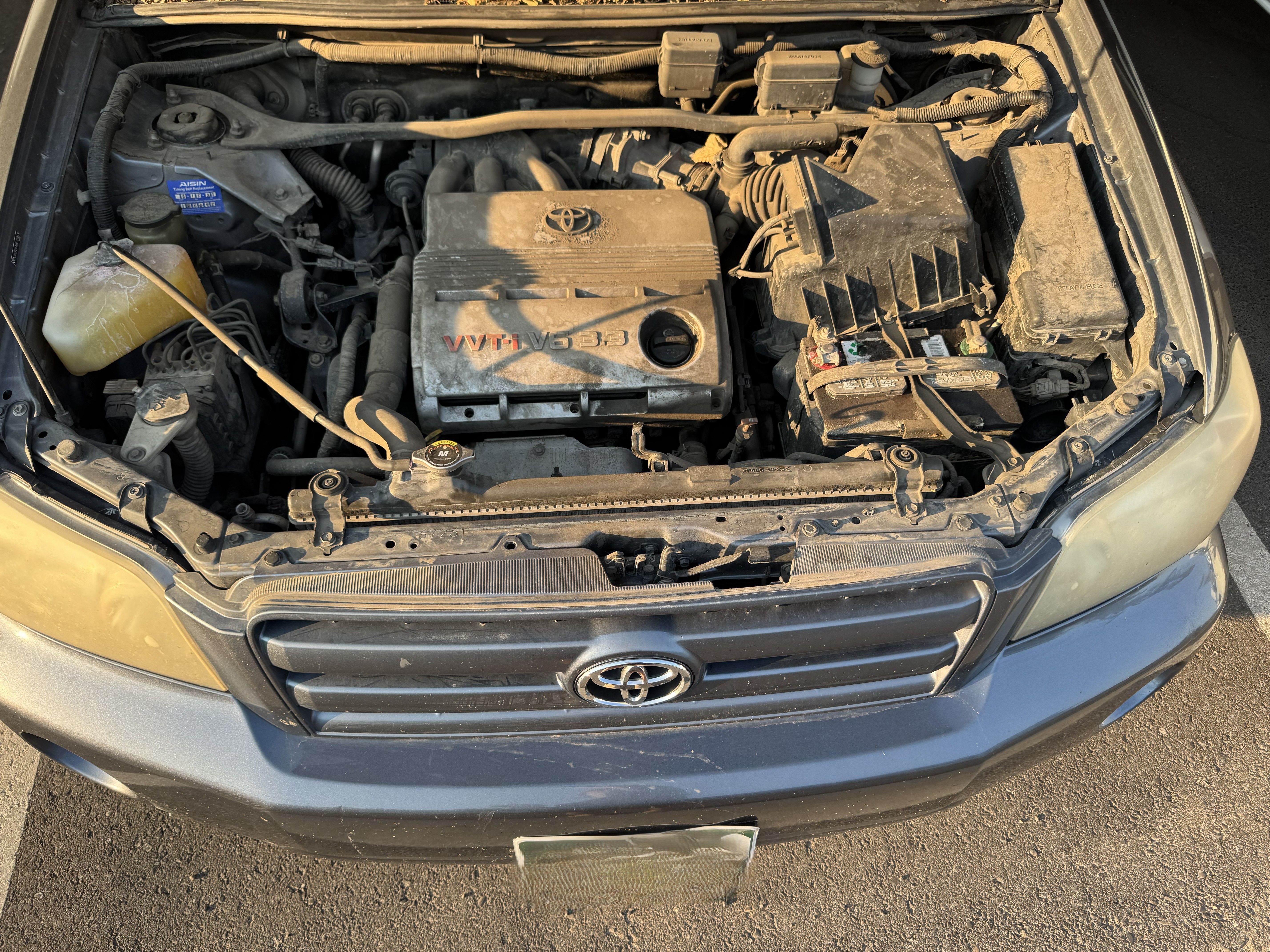 Used 2005 Toyota Highlander 4WD V6 w/ 3rd Row image 6