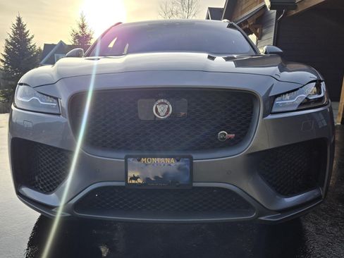 Used 2020 Jaguar F-PACE SVR image 8