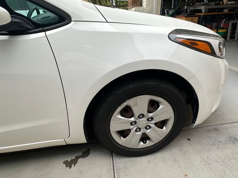 Used 2017 Kia Forte LX FWD image 6