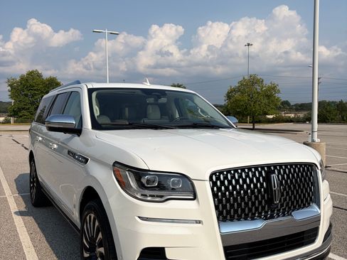 Used 2022 Lincoln Navigator L Black Label AWD/4WD image 4