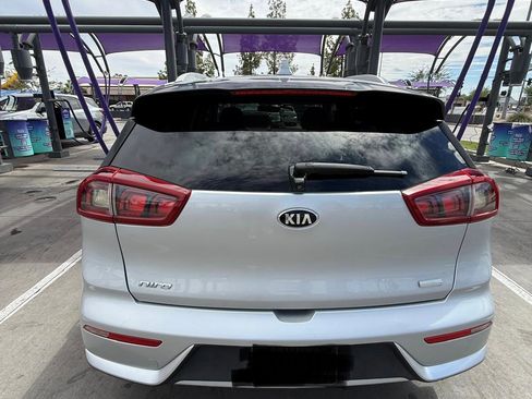 Used 2019 Kia Niro LX FWD image 4