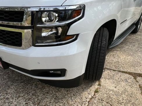 Used 2019 Chevrolet Suburban LT image 5