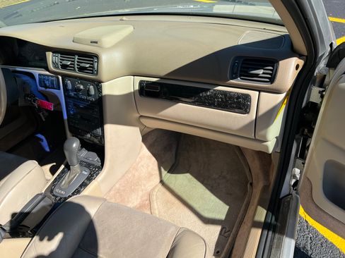 Used 1998 Volvo V70 R image 21