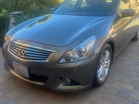 Used 2010 INFINITI G37 Journey w/ Premium Pkg image 9