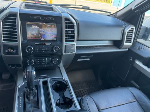 Used 2015 Ford F150 Lariat image 12