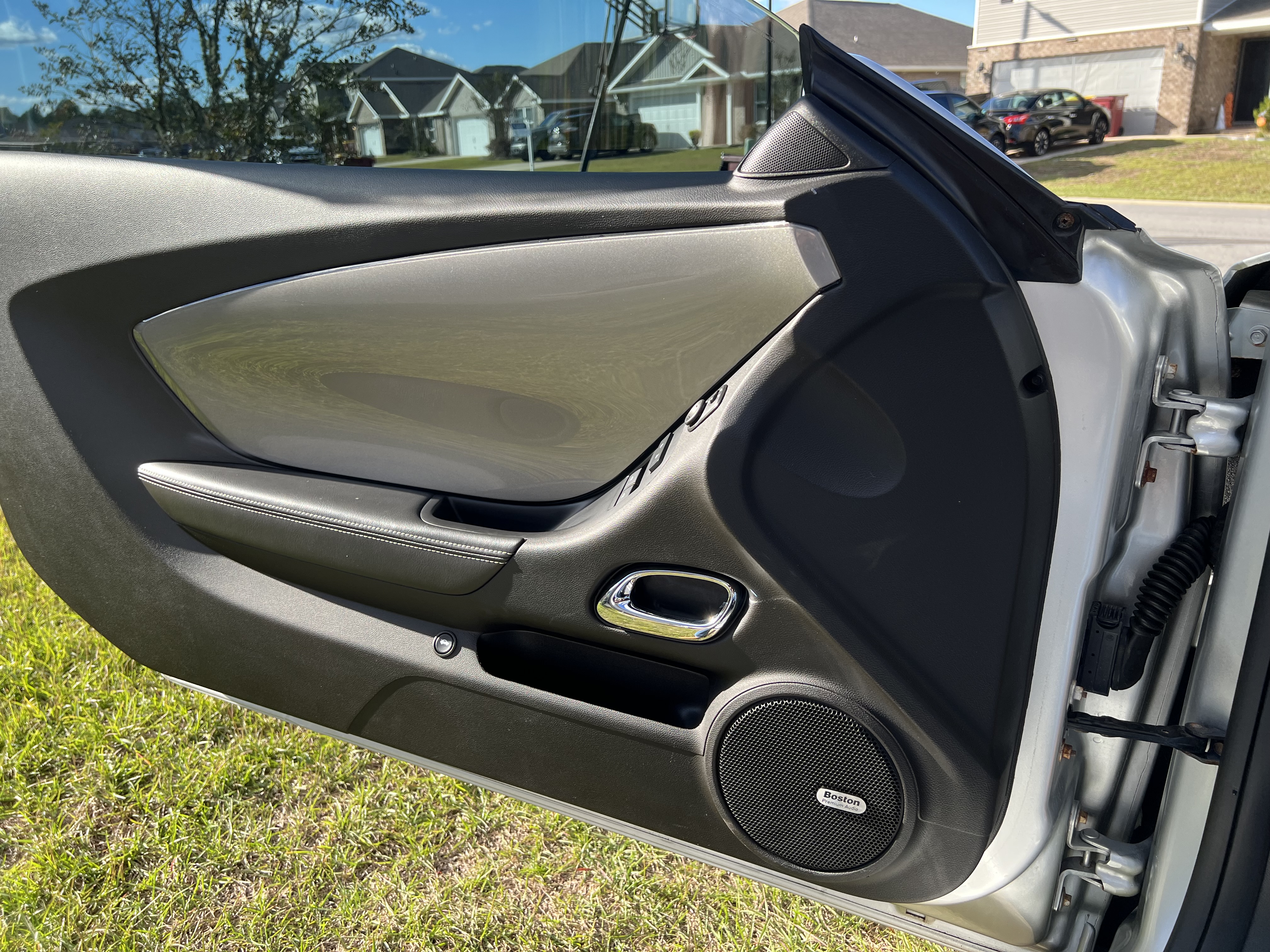 Used 2012 Chevrolet Camaro LT RWD image 22