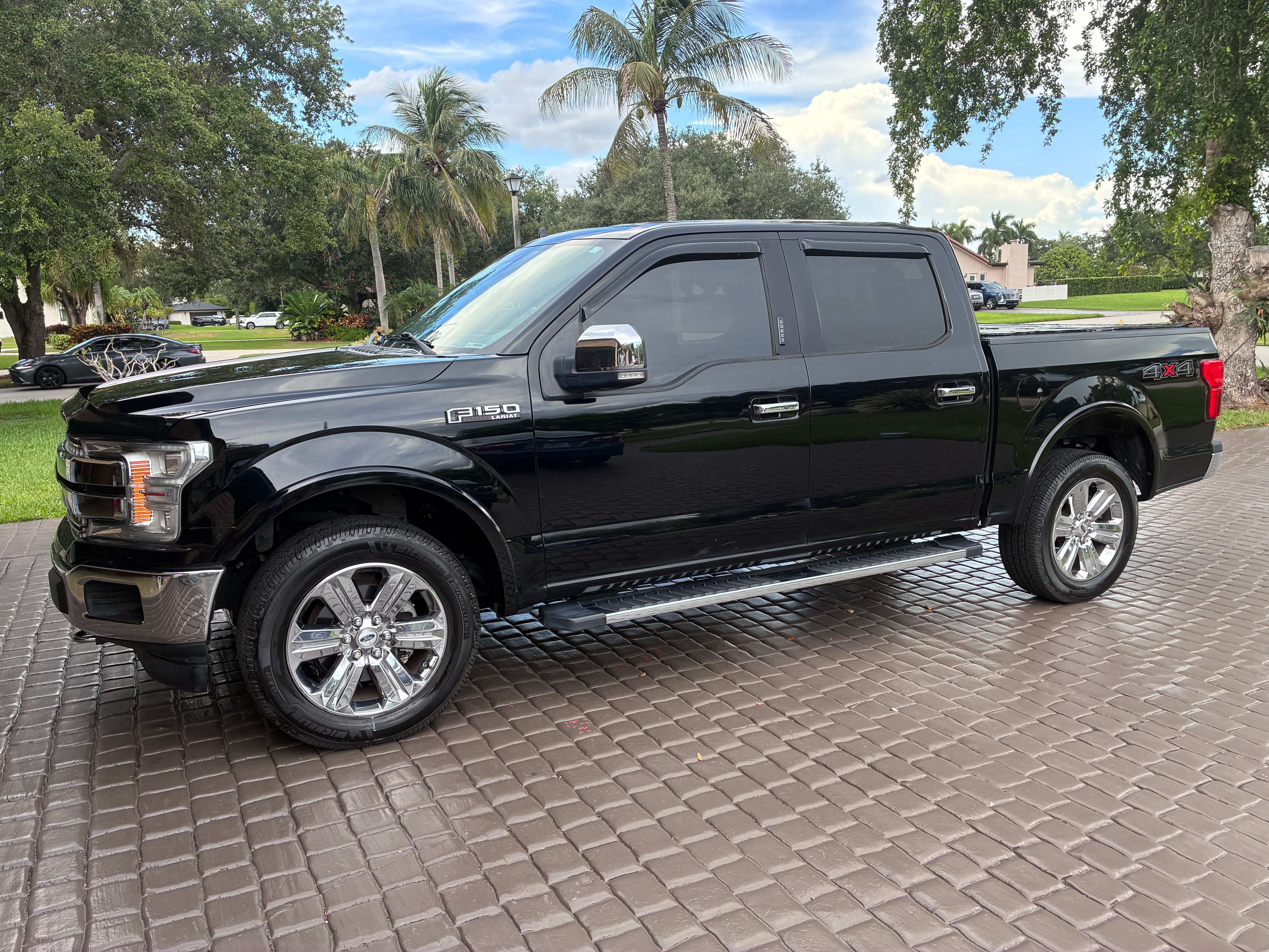 Used 2018 Ford F150 Lariat w/ Equipment Group 502A Luxury AWD/4WD image 1