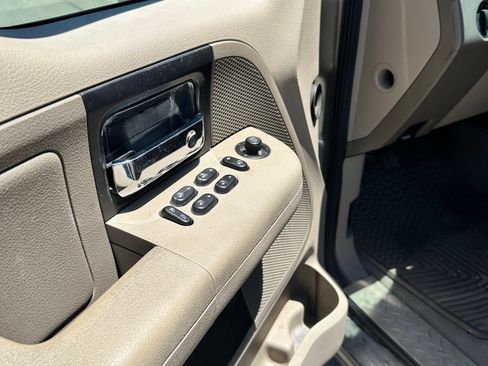 Used 2006 Ford F150 XLT AWD/4WD image 6