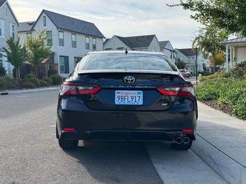 Used 2022 Toyota Camry SE w/ Convenience Package FWD image 5
