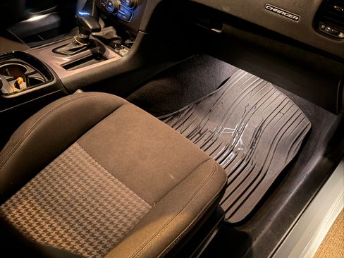 Used 2021 Dodge Charger R/T w/ Blacktop Package image 9