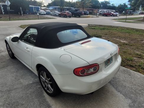 Used 2015 MAZDA MX-5 Miata Sport image 5