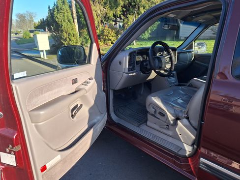 Used 2000 Chevrolet Silverado 2500 LS image 12