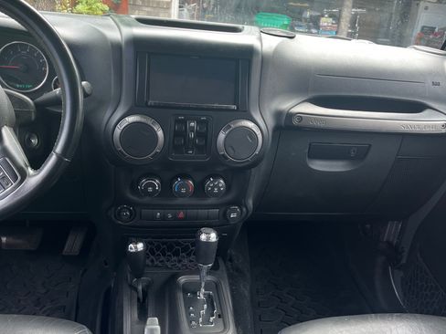 Used 2015 Jeep Wrangler Unlimited Sport w/ Quick Order Package 24S AWD/4WD image 15