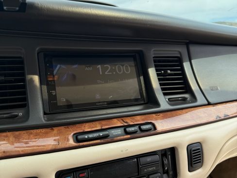 Used 1996 Lincoln Town Car Cartier image 12