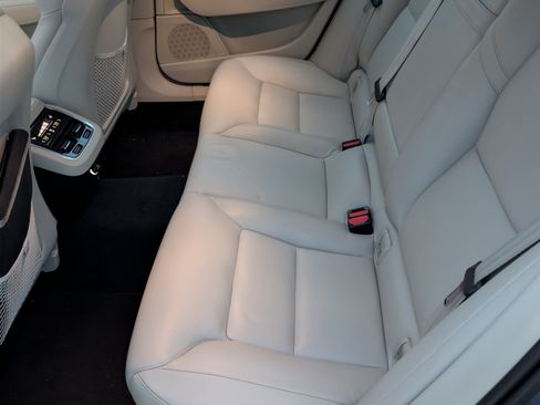 Used 2017 Volvo S90 T6 Momentum w/ Vision Package image 21