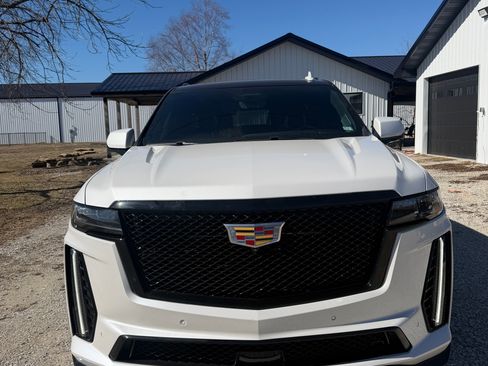 Used 2023 Cadillac Escalade V w/ Heavy-Duty Trailer Package image 8