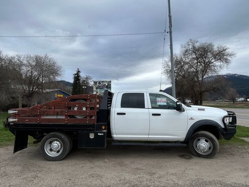 Used 2024 RAM 5500 Tradesman w/ Chrome Appearance Group image 5