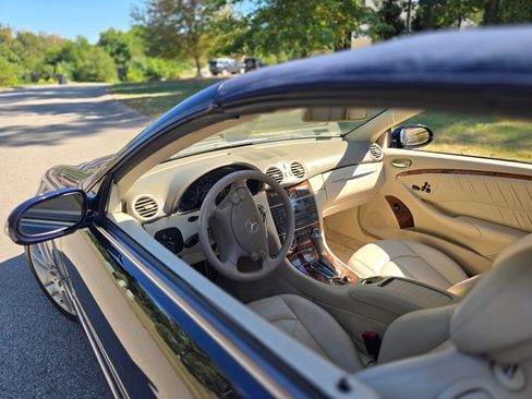 Used 2009 Mercedes-Benz CLK 350 Cabriolet image 13
