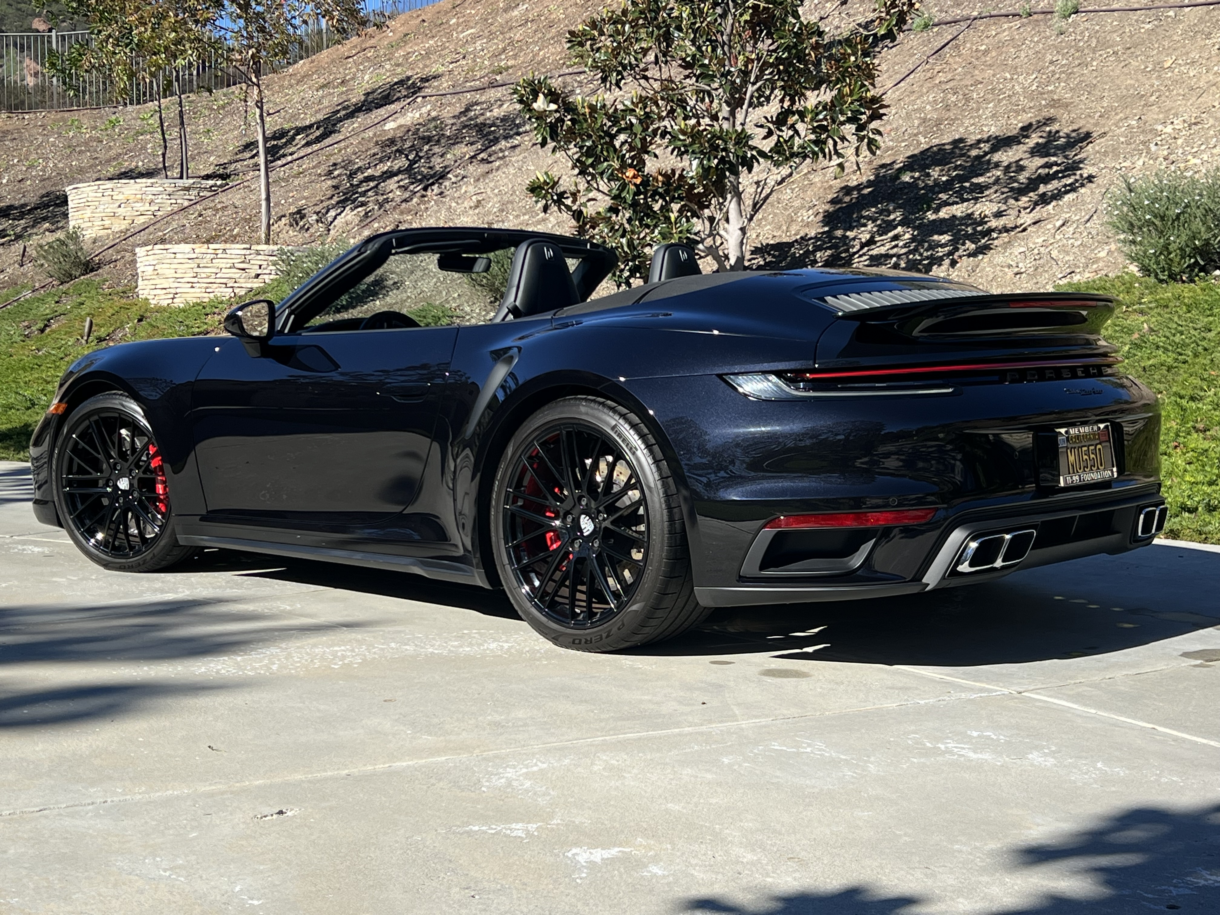 Used 2021 Porsche 911 4 Cabriolet AWD/4WD image 2