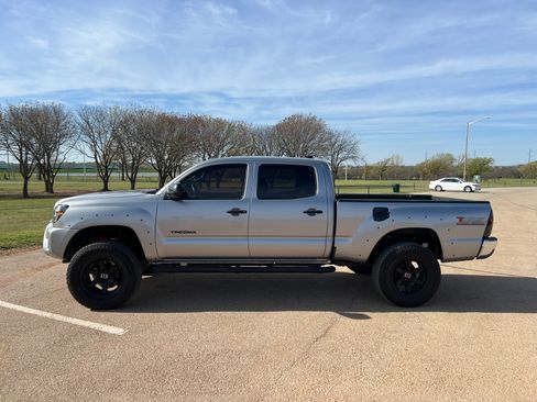 Used 2014 Toyota Tacoma PreRunner w/ SR5 Package image 5