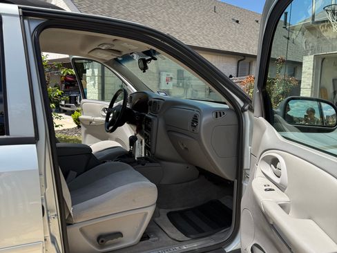 Used 2008 Chevrolet TrailBlazer 4WD w/ Smoker's Package image 8