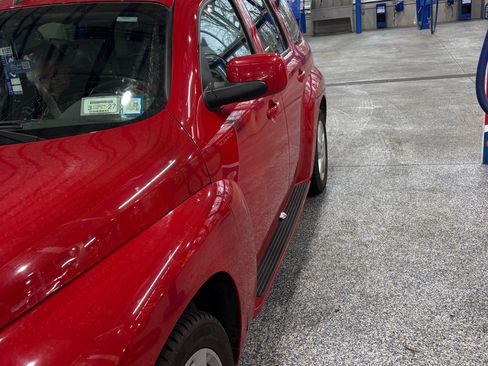 Used 2011 Chevrolet HHR LT image 5