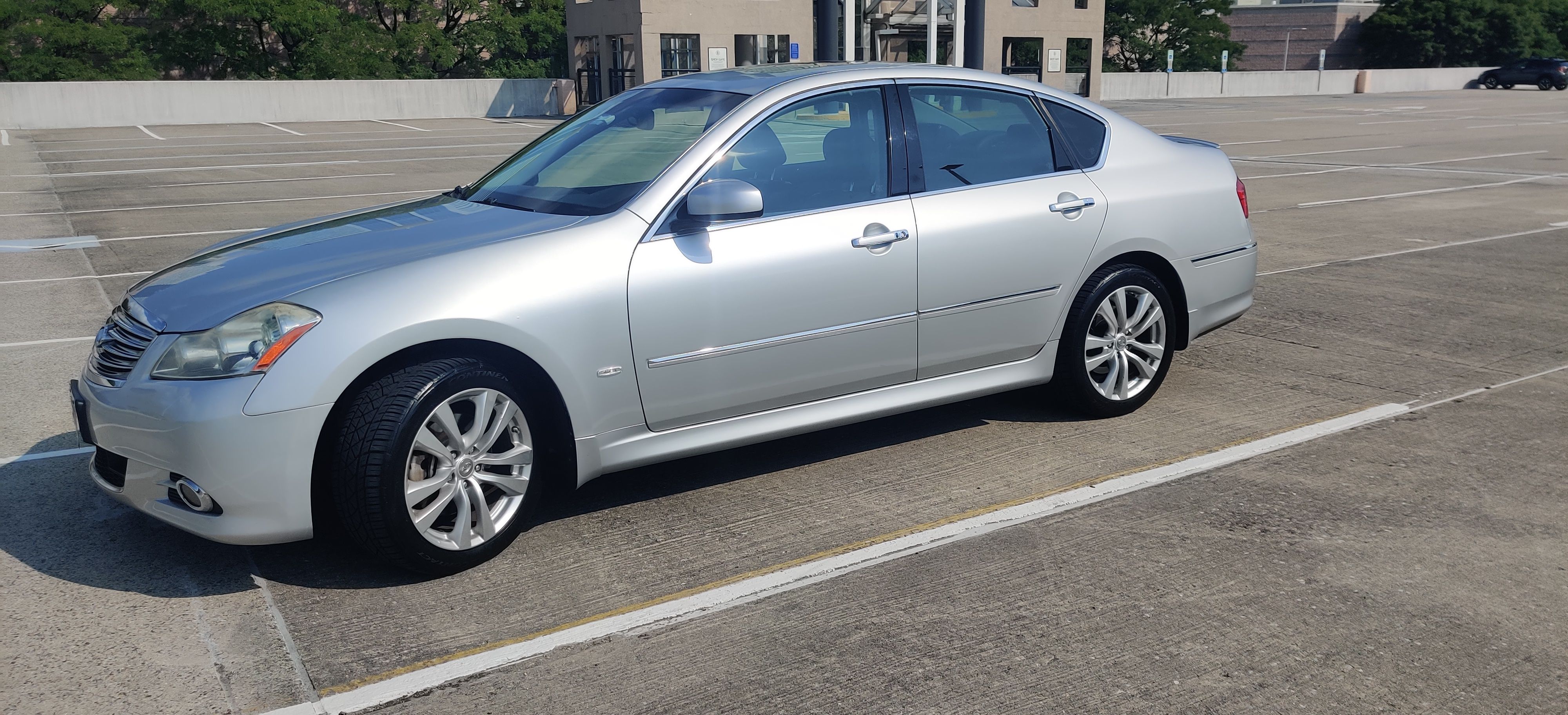 Used 2009 INFINITI M35 x w/ Technology Pkg AWD/4WD image 1