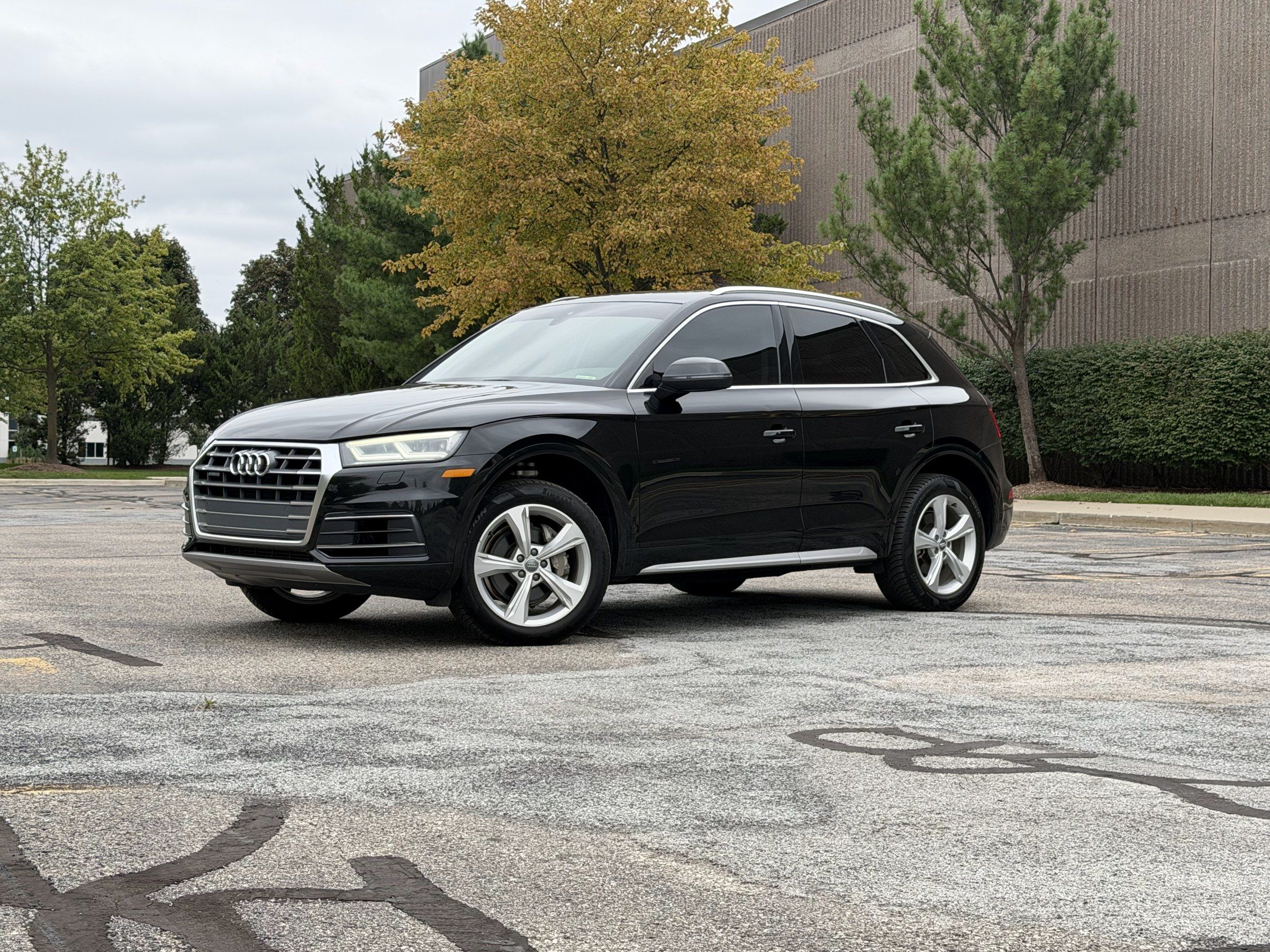 Used 2020 Audi Q5 2.0T Premium Plus w/ Premium Plus Package AWD/4WD image 1