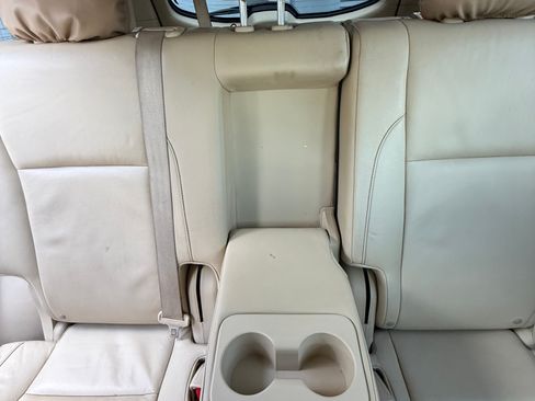 Used 2015 Toyota Highlander XLE image 11