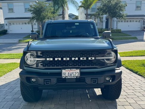 Used 2023 Ford Bronco Wildtrak image 2